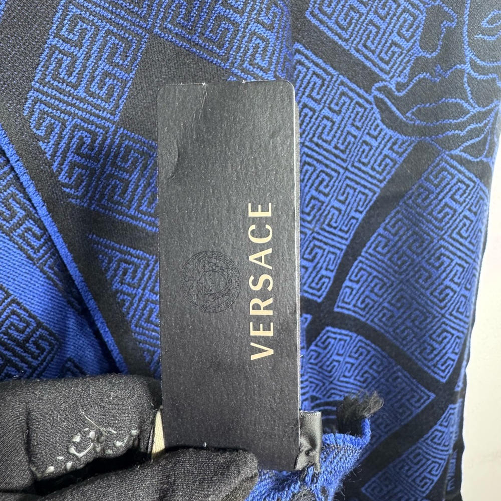 Versace Medusa Greek Key Wool Blend scarf - Picture 8 of 8